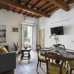 Apartment Oltrarno Modern In, Florence